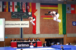 DM07_Synchron Männer